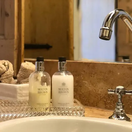 Monti Charm By The Colosseum Rome